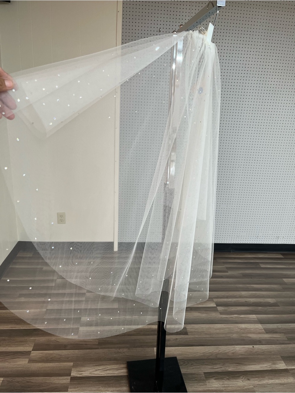 Bridal Veil with Scattered Crystal Accents - ivory